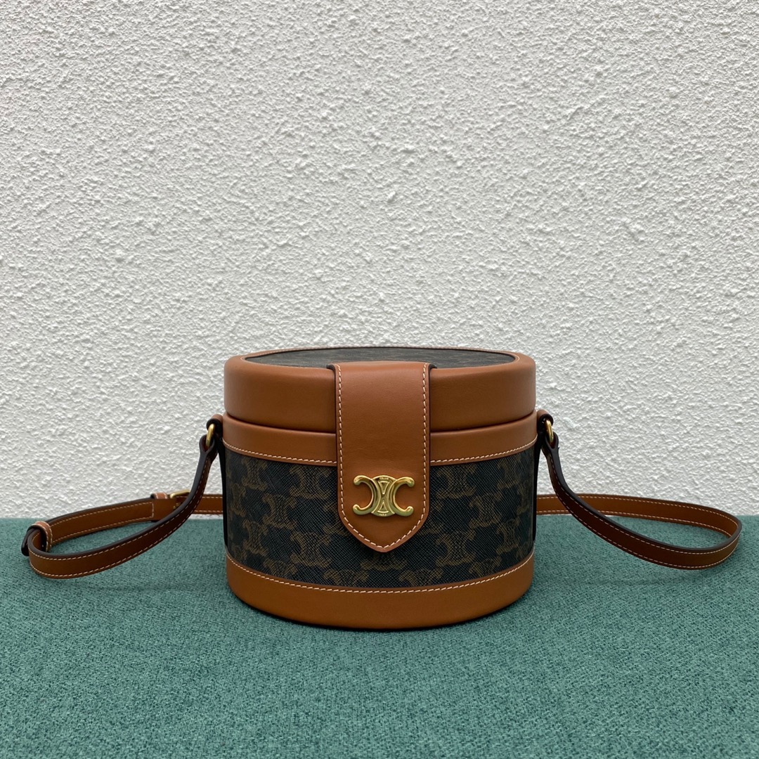 Celine Box Triomphe Shoulder Bag In Triomphe Cavas And Calfskin Tan 195192